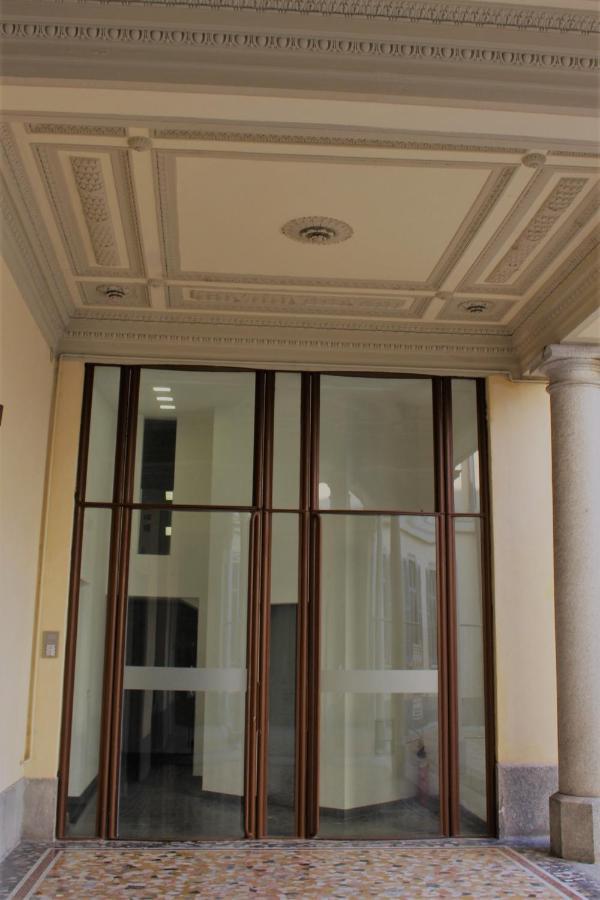 Palazzo Della Torre Elegant Apartment In كومو المظهر الخارجي الصورة
