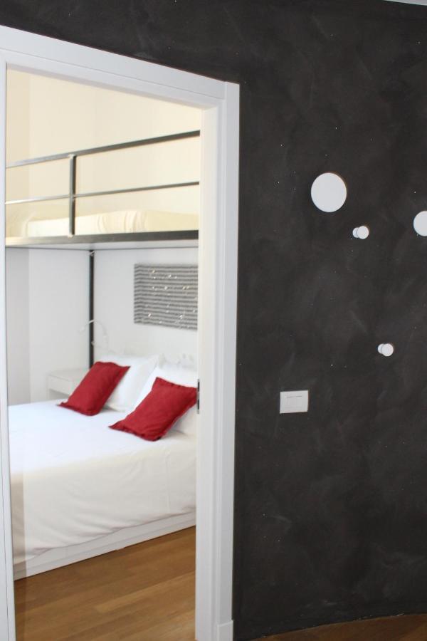 Palazzo Della Torre Elegant Apartment In كومو المظهر الخارجي الصورة