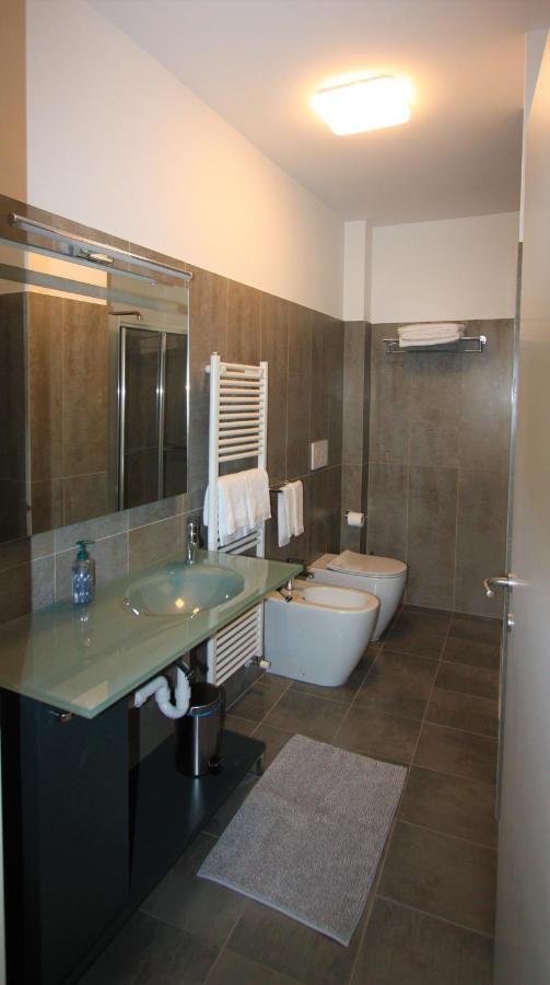 Palazzo Della Torre Elegant Apartment In كومو المظهر الخارجي الصورة
